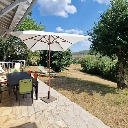 بيت للعطل House Between And Saint-cyr-la-popie *